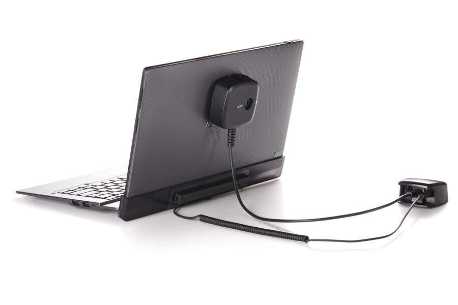 Thiết bị bảo vệ laptop trưng bày với bàn phím tháo rời