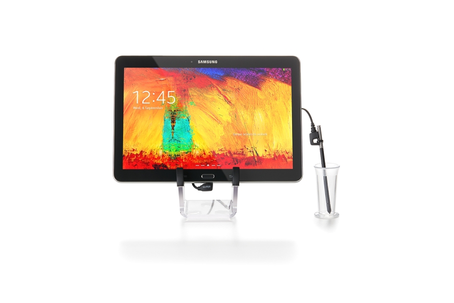 Thiết bị bảo vệ máy tính bảng Samsung cùng bút cảm ứng trưng bày